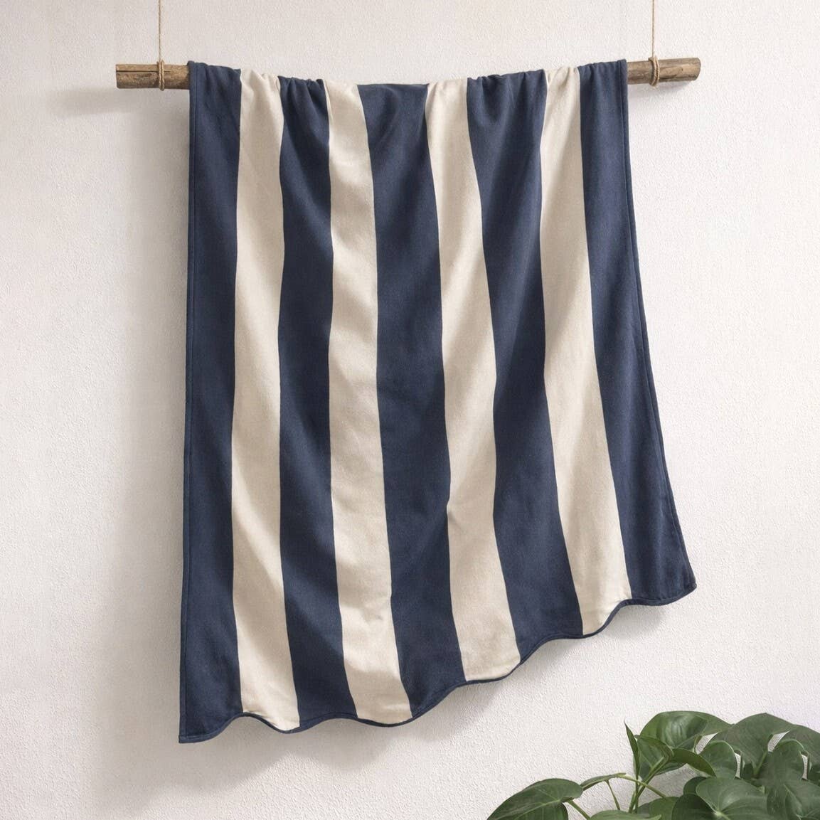Large Scalloped Striped Beach Towel 90 x 170cm - 100% Cotton: Burnt Orange