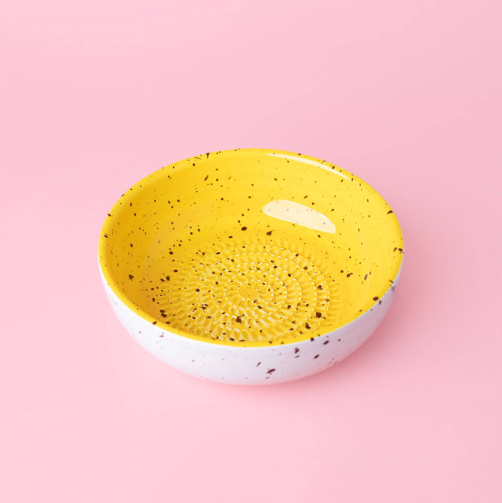 3-in-1 Ceramic Garlic Grater with Lid – CINNAMON Edition