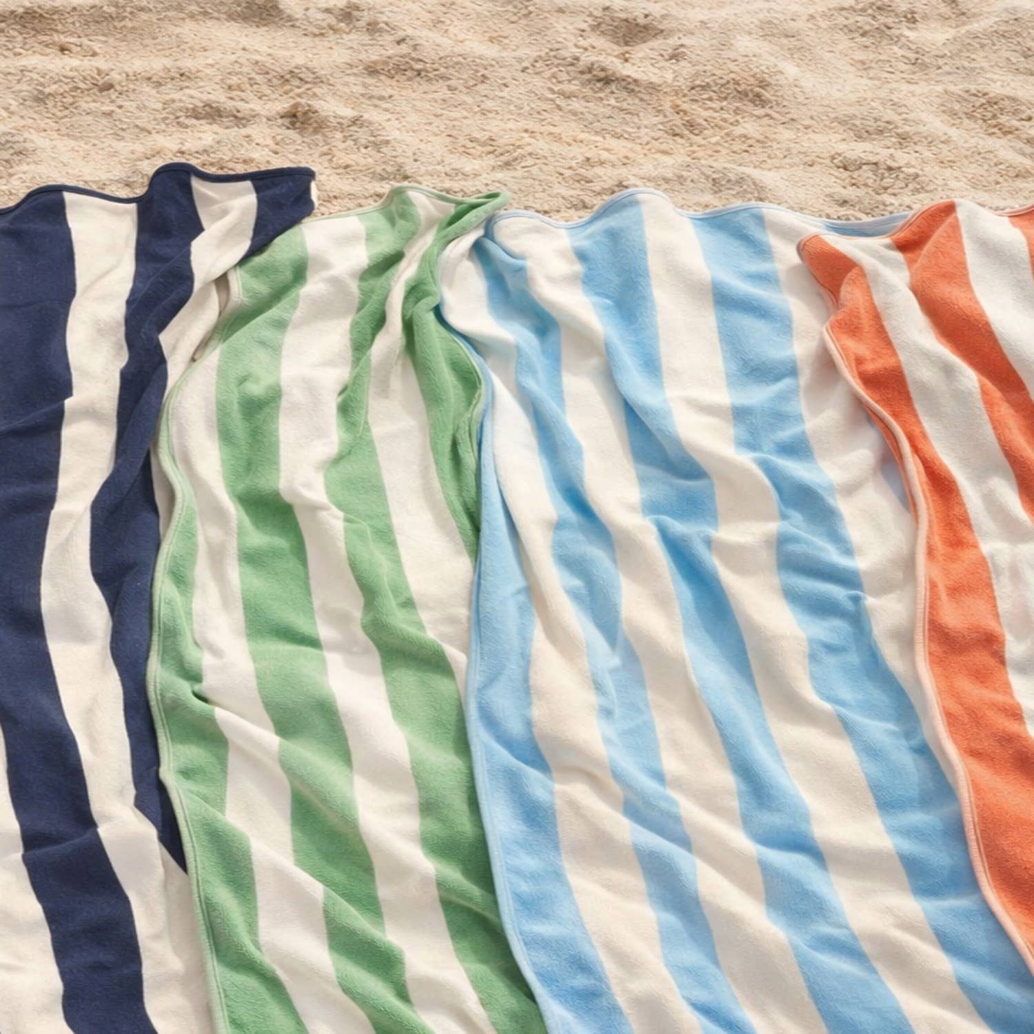 Large Scalloped Striped Beach Towel 90 x 170cm - 100% Cotton: Navy