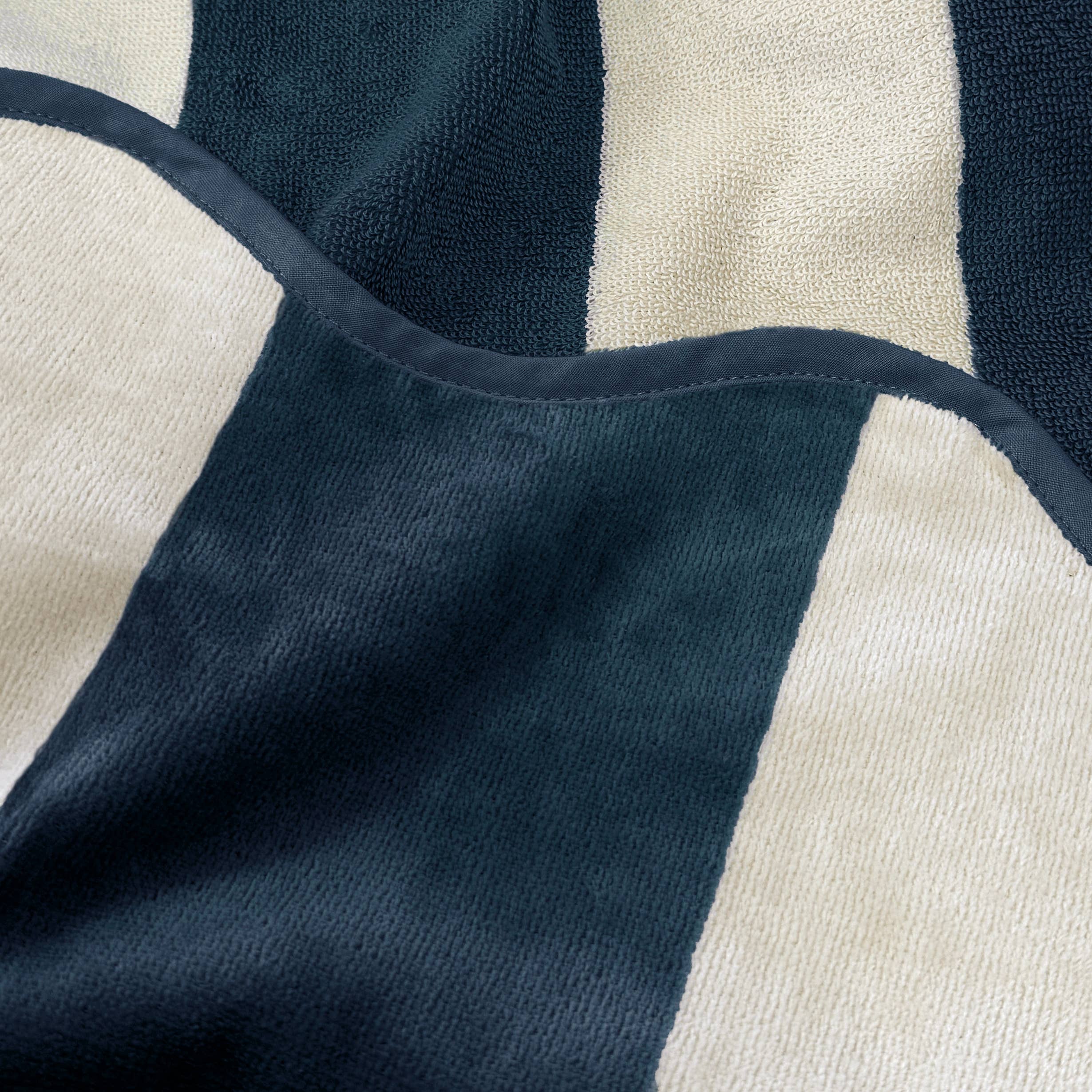 Large Scalloped Striped Beach Towel 90 x 170cm - 100% Cotton: Green