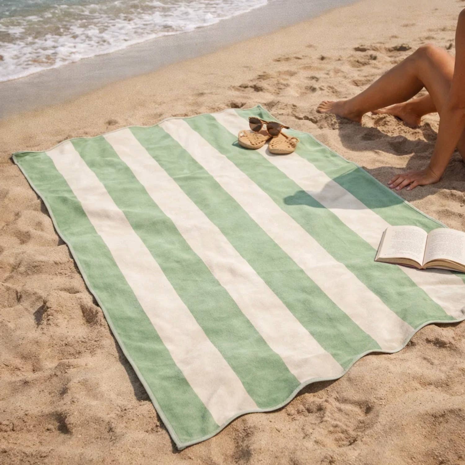 Large Scalloped Striped Beach Towel 90 x 170cm - 100% Cotton: Green