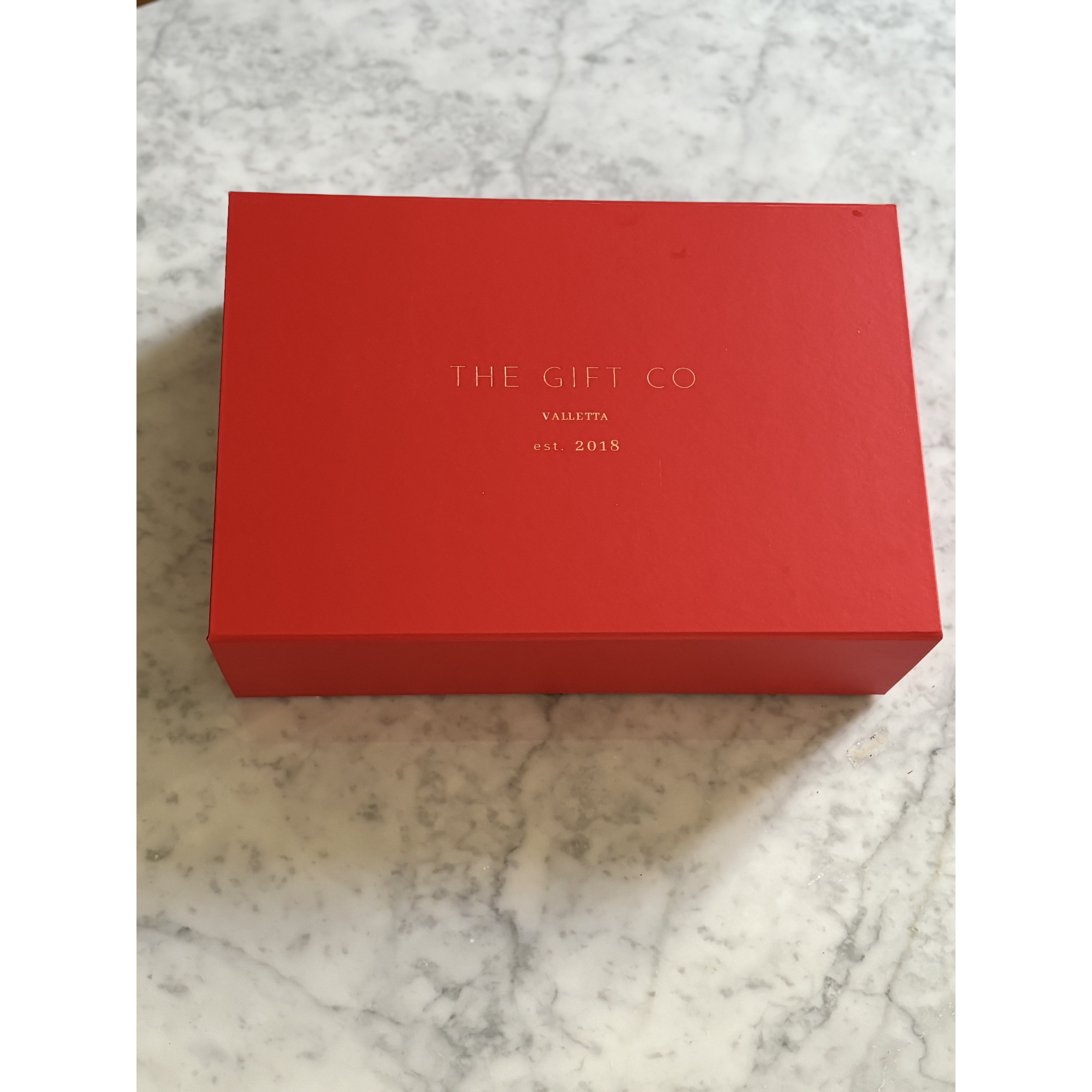 RED GIFT BOX MEDIUM - TheGiftCoMalta