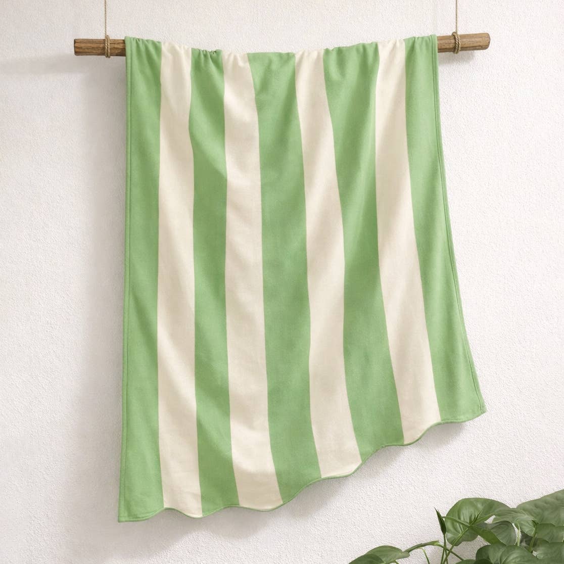 Large Scalloped Striped Beach Towel 90 x 170cm - 100% Cotton: Burnt Orange