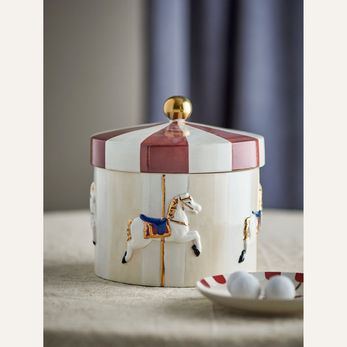 Merry-go-round Jar w/Lid