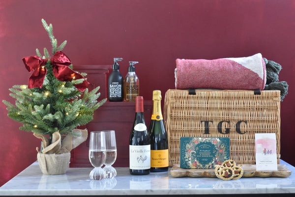 Luxury Christmas Hamper in Malta, wicker basket, Champagne