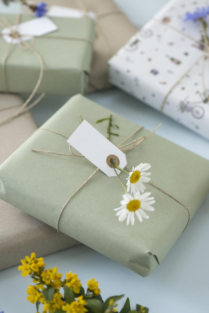 Card tag white X 10