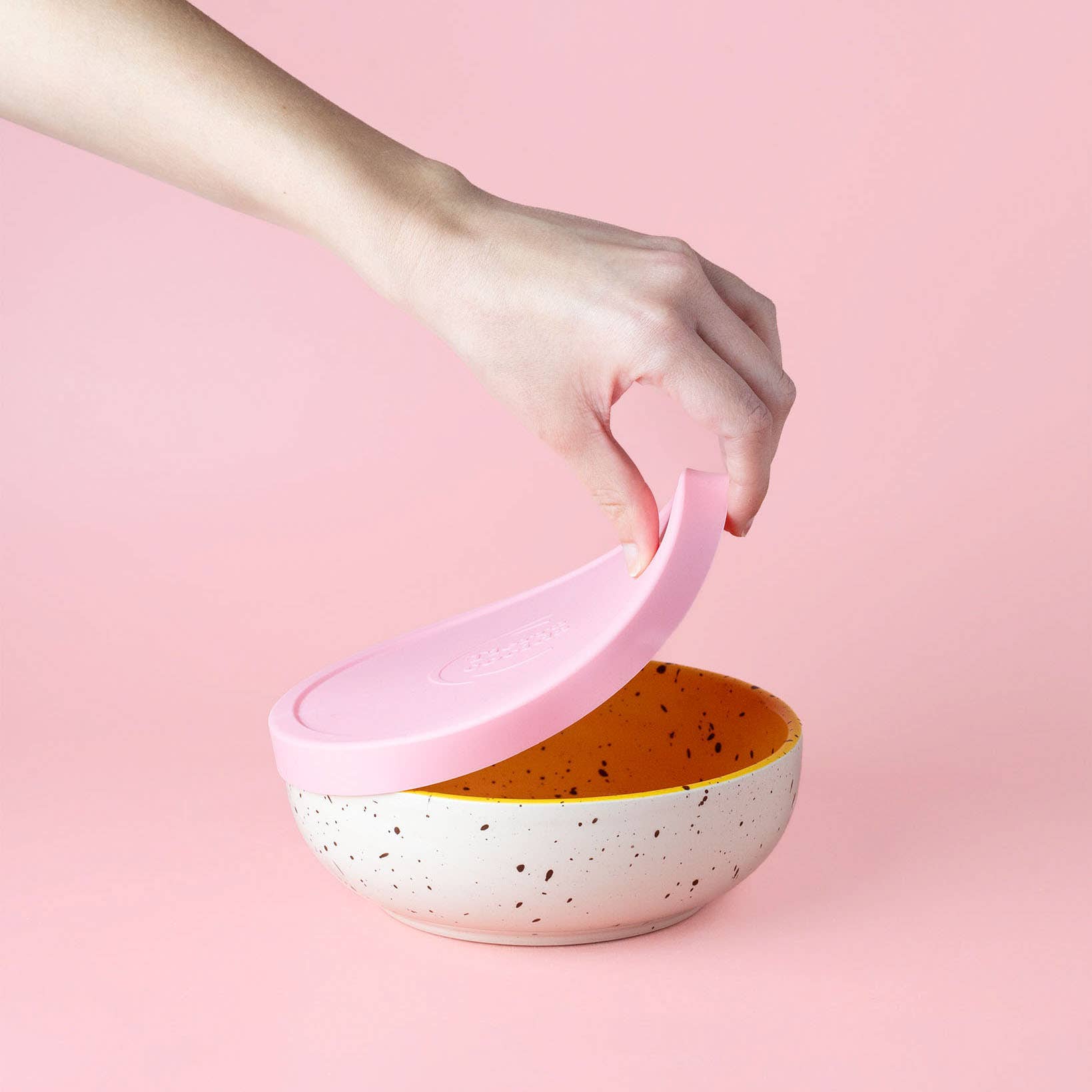 3-in-1 Ceramic Garlic Grater with Lid – CINNAMON Edition